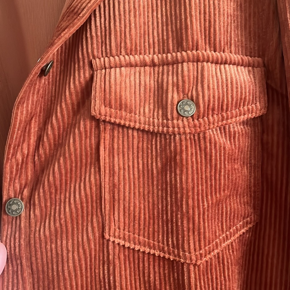 shacket - Picture 2 of 3